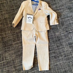 Size 4 Appaman suite